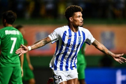  富勒姆定位球战术奏效，客场逼平阿森纳