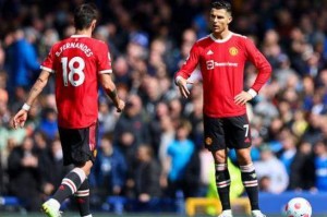  埃弗顿保级生死战，杜库雷梅开二度险胜诺丁汉森林