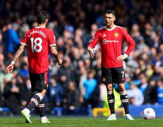  埃弗顿保级生死战，杜库雷梅开二度险胜诺丁汉森林